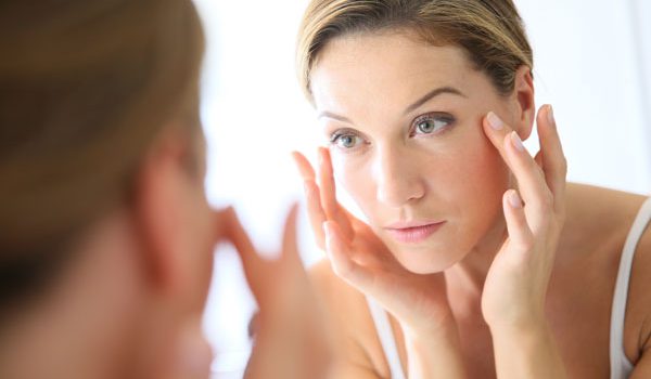 Opóźnienie procesu starzenia skóry i jej regeneracja, czyli na czym polega karboksyterapia