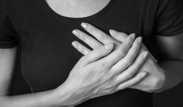 Zmiany w&nbsp;piersiach to&nbsp;nie tylko rak. Nie odkładaj wizyty u&nbsp;lekarza