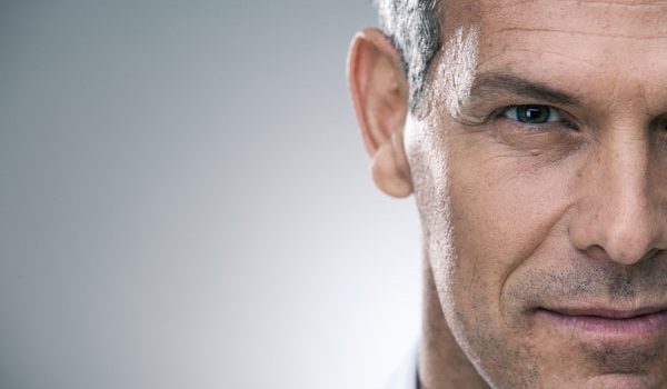 Mężczyzna u lekarza medycyny estetycznej – to nie wstyd!